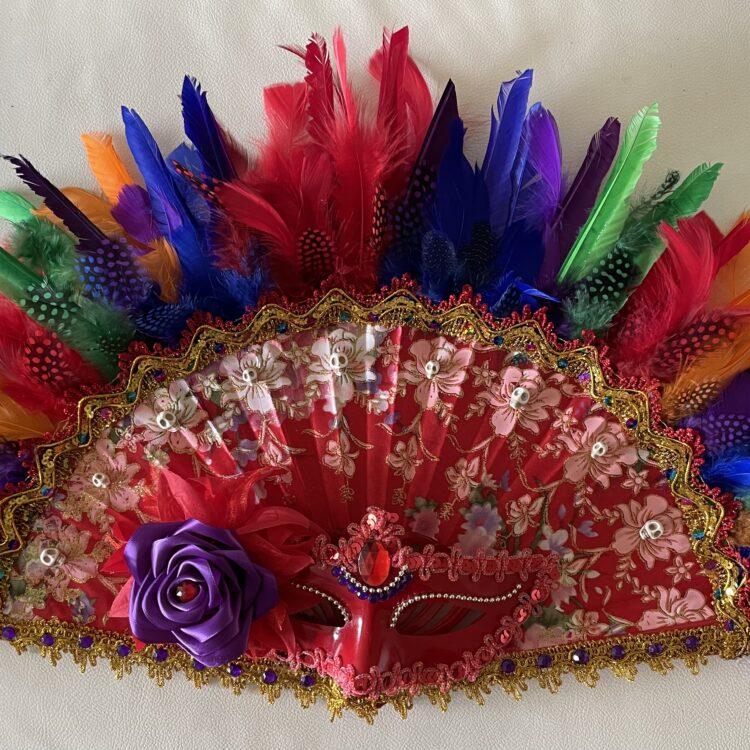 Fan for Orisha Oya with mask/Abanico para Oya con mascara